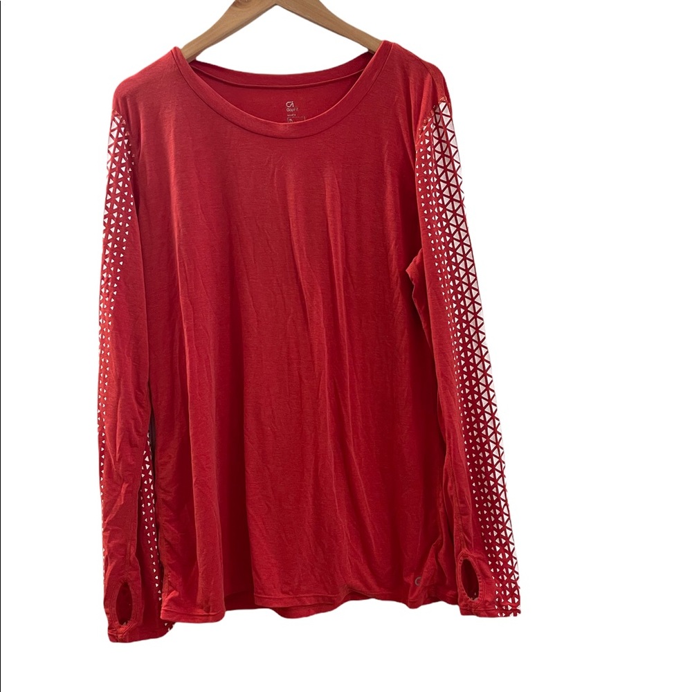 Super comfortable long sleeve T with thumb holes
